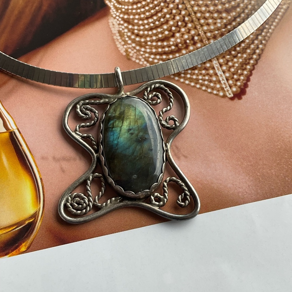 Sterling Silver Green Stone Native Made LABRADORITE PENDANT